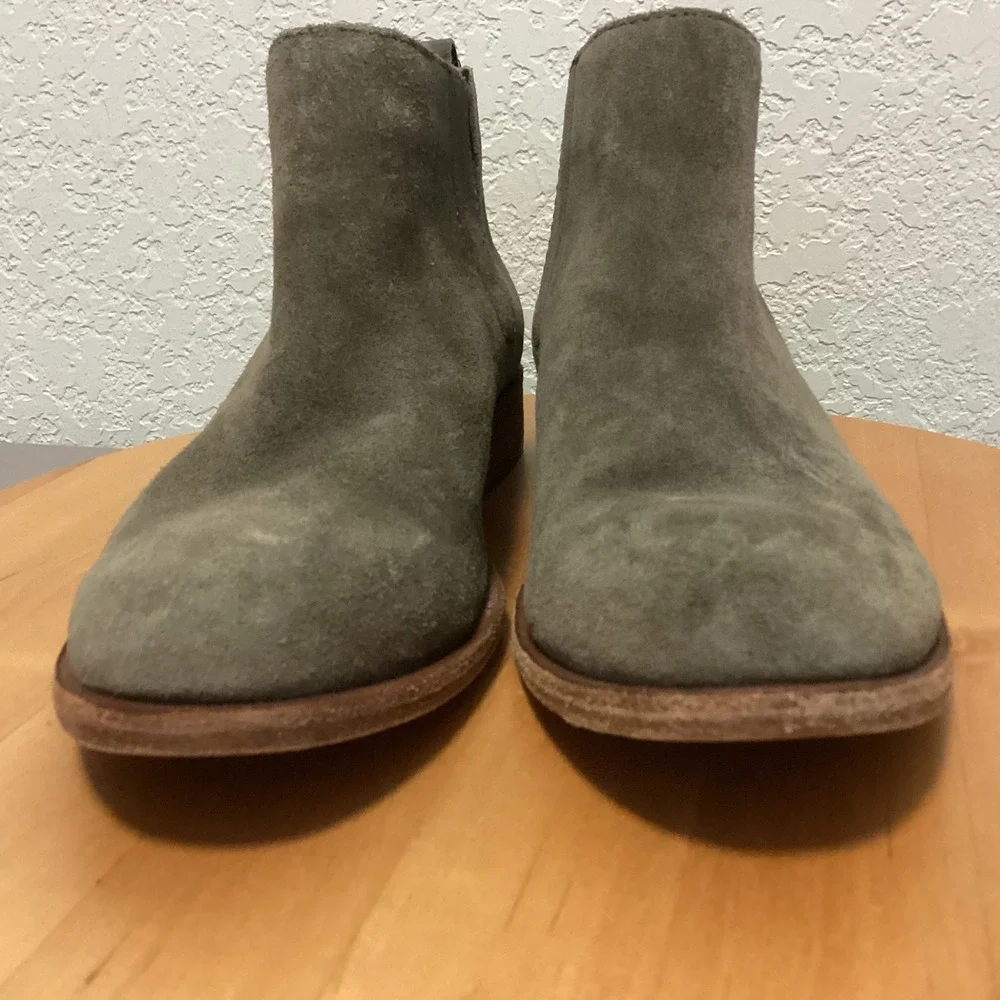Kork-Ease Ankle Boots Womens 8.5  Gray Suede Low Stacked‎ Heel Chelsea